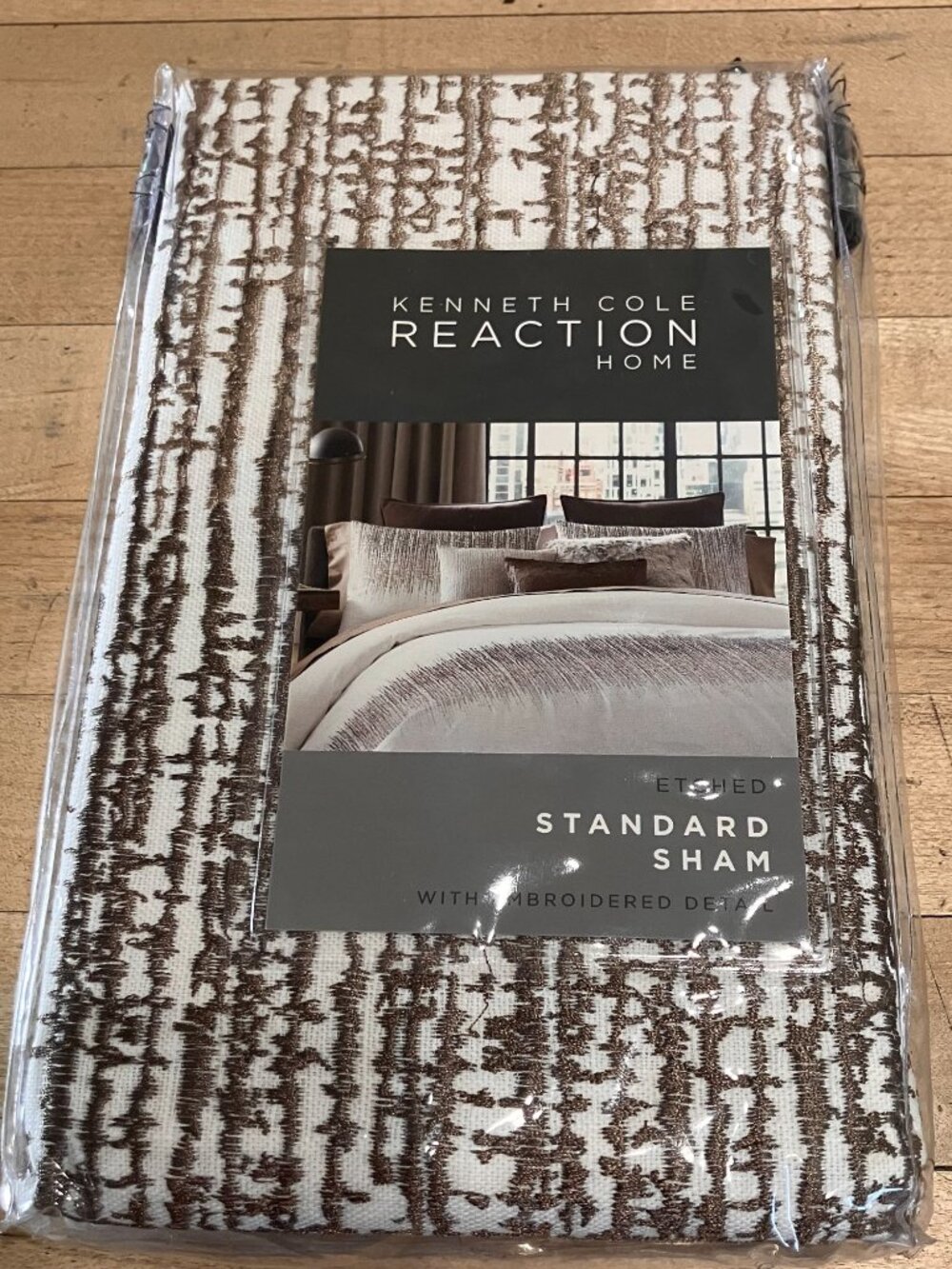 Kenneth Cole Reaction (SET OF 2) Etched European Pillow Shams White Brown AN NWT - Picture 4 of 6